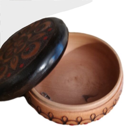 Vintage Carved Wood Trinket Box - Picture 3 of 3